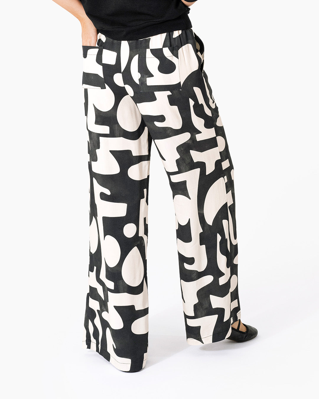 Print Wide Leg Pants | Graphic Print | Elastic Waist | Mid-rise